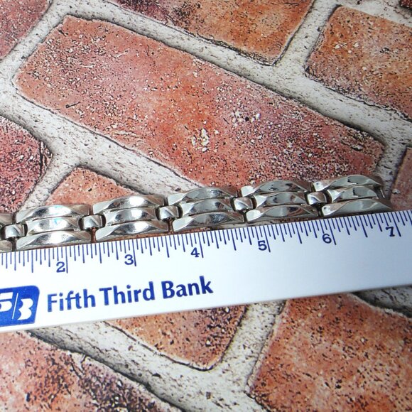 Vintage Crown Trifari Shiny Silver Tone LInk Bracelet 7" x  3/4" - Picture 5 of 8